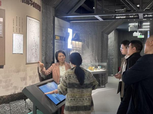 2f8f87f9329c3f14f0c405fe44bf8b9e