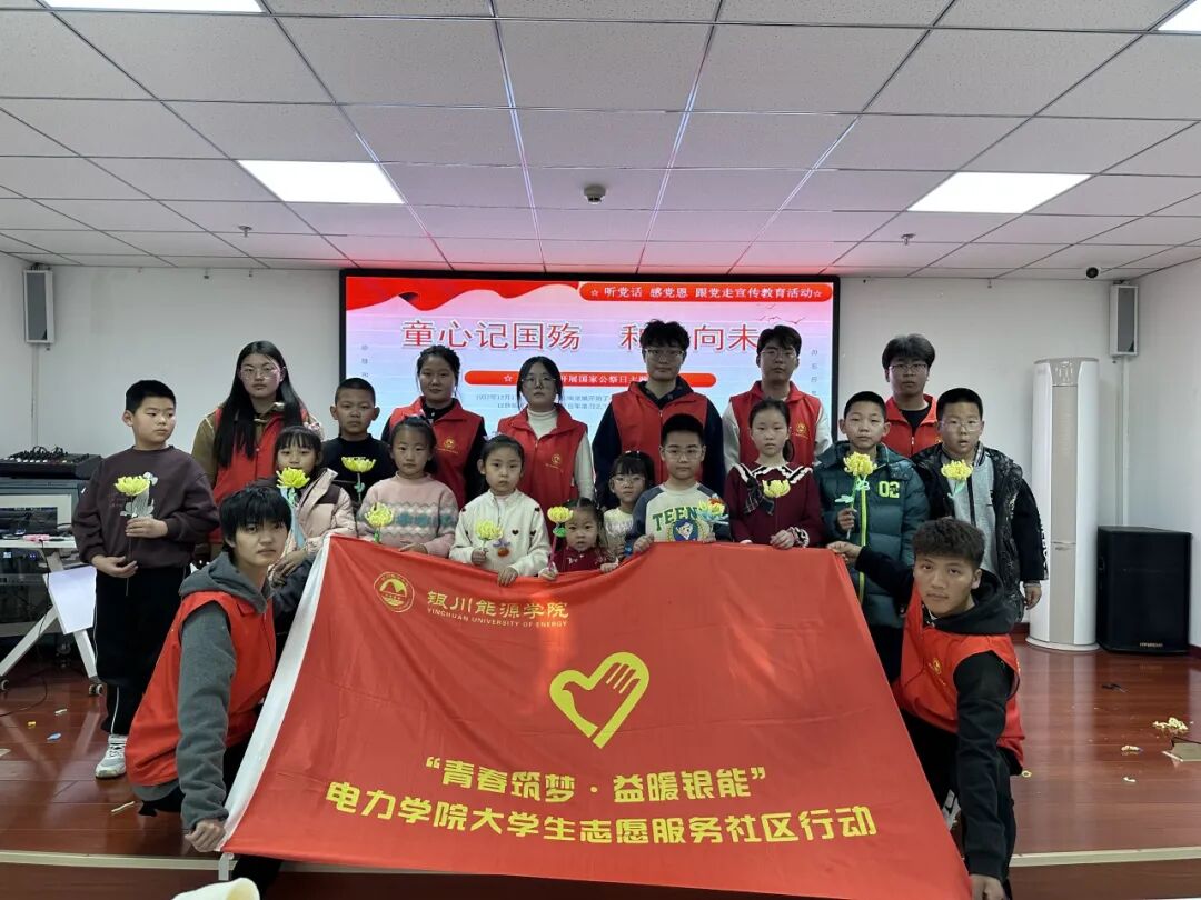 人们在看台上的人在房间里AI 生成的内容可能不正确。