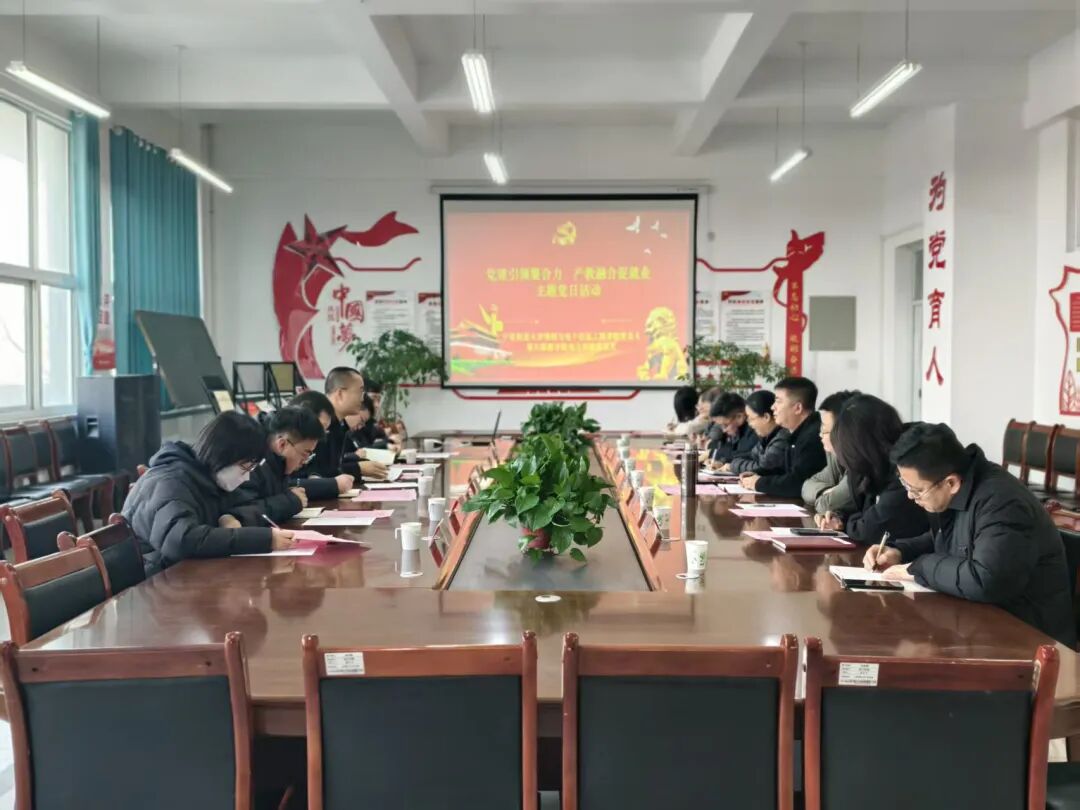 餐厅里的人们AI 生成的内容可能不正确。